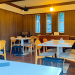 オーガニックグリル鵠沼海岸 - 店内