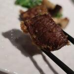 中国飯店 富麗華 - 麗酒炒和牛喰らう