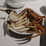 中国飯店 富麗華 - 清蒸大閘蟹＜上海蟹の蒸し物 オス・メス（２杯）＞ズームアップ