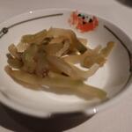 中国飯店 富麗華 - 牛肝菌炒飯＜ポルチーニ茸とトリュフの炒飯 特製スープ添え＞ズームアップ