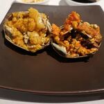 中国飯店 富麗華 - 清蒸大閘蟹＜上海蟹の蒸し物 オス・メス（２杯）＞ズームアップ