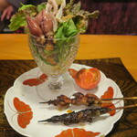 うなぎ屋酒坊・画荘 越後屋 - 白バラサラダ　串焼き