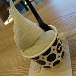 円山ジェラート - フレッシュミルク＆ピスタチオ