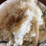 Kani Douraku - かに会席 和み ５５００円（税込）。かに釜飯。二膳目。二膳分が釜で配膳され、卓上でコンロにかけて、自分でよそいます。おコゲも香ばしく、とても美味しくいただきました（╹◡╹）