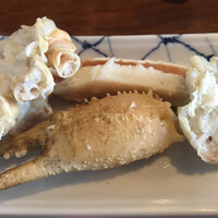 かに道楽 新宿本店 - かに会席 和み ５５００円（税込）。かに釜飯。具の蟹。この爪が、コース内の中で一番美味しい蟹でした（╹◡╹）
