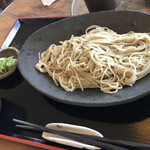 手打そば　稜庵 - 家内がオーダーしたざるそば：￥９５０