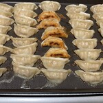 生餃子製造直売所 - 第一弾焼き上がり