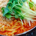 中華料理 麒麟 - スープ、カイワレ、ネギ