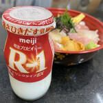 新鮮工房 味市 - 明治「R-1」と 特上チラシ丼