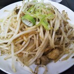 ラーメン かとちゃん - 肉入りもやし炒め 450円(税込)(2020年5月17日撮影)