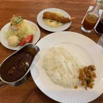 レストラン・サカキ - 黒毛和牛のビーフカレー、エビフライ