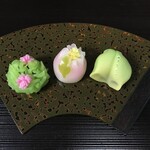 薫々堂 - 津軽塗 扇型菓子皿