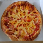 Pizza Carbo - 特製ペパロニのピザ(倍チーズ)