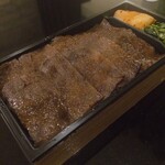 焼肉うしごろ - ♦︎ザブトン弁当　¥4,400