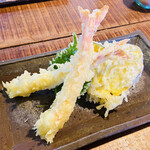 そば草香 - 天麩羅
      揚げたては
      ほんと旨い♥♥