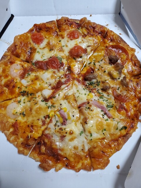 持ち帰りがお得なので購入 By Wu Ta ピザーラ 札幌東店 Pizza La 北２４条 ピザ 食べログ