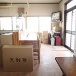 Teuchi Sobadokoro Matsuba - 明るく綺麗な店内