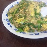 にら丼、サイズは中ですよ！中なのにめっちゃたっぷり！