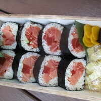 鮨 なんば 日比谷 - 本鮪の太巻￥12000