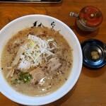 らーめん兜 - 熟成味噌(830円)です。