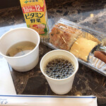 Touyoko In - 野菜ジュースがパック、味噌汁、コーヒー