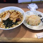 興隆菜館 - ラーメン単品だと1コイン