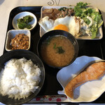 ヒロミ - 鮭朝定食500円！