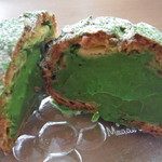 茶遊亭 - 抹茶シュー断面