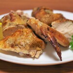 チキンハウス - ハーブローストチキンとしおコショウローストチキン