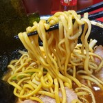 家系総本山 ラーメン 吉村家 - 酒井製麺の麺。うまい。