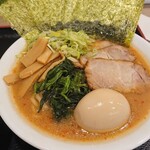 濱辰家 - ピリ辛濱辰らーめん  910円。