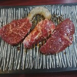 炭火焼肉 一頭牛 - 