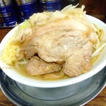 麺でる - 小ラーメン。￥790←二郎系だと何故かピンボケ続き(´･ω･`; )