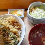 Hiyoutan Sushi - ランチ天丼は自動的にセットメニューとなります（¥550税込み）