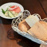 Bunka Youshokuten - ランチ   パンとサラダ付き(ごはんお味噌汁も)