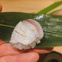 肉屋 田中 - 【八寸】ちまきの鯛のお寿司