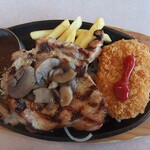 ビッグボーイ - マッシュルームチキン＆牛肉コロッケ