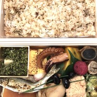 麻布 かどわき - 二段重 季節の八寸＋トリュフの炊き込みご飯。