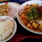 Gyouza No Oushou - フェアBセット(温玉麻婆麺 餃子3個 ライス小)