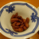 御田町 桃の木 - つきだしの松の実