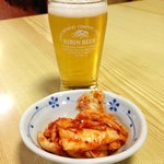 盛京亭 - 瓶ビール＆お通しキムチ