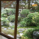 茶寮 宝泉 - 新緑のお庭