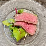 三栗 - メンチカツの前菜はローストビーフ