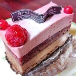 ラ・ベルージュ 下平間店