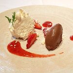 PRIMO - フロマージュブランソースのムース いちごのソース チョコレートのソルベ（2020.4）