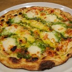 ガスト - マルゲリータピザ