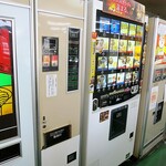 オレンジハット沖之郷店 - いろいろ自販機が残っていてすばらしいｗ