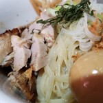 塩そば専門店 桑ばら - 冷やし塩油そば＋味玉