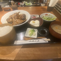 魚感うえさき - 煮魚定食(鯛のあら) 魚感うえさき - 煮魚定食(鯛のあら)