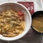 Nakau - 7種のチーズ親子丼&みそ汁